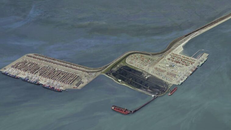Arial view of the proposed Roberts Bank Terminal 2 Project. Image Source: www.wildernesscommittee.org